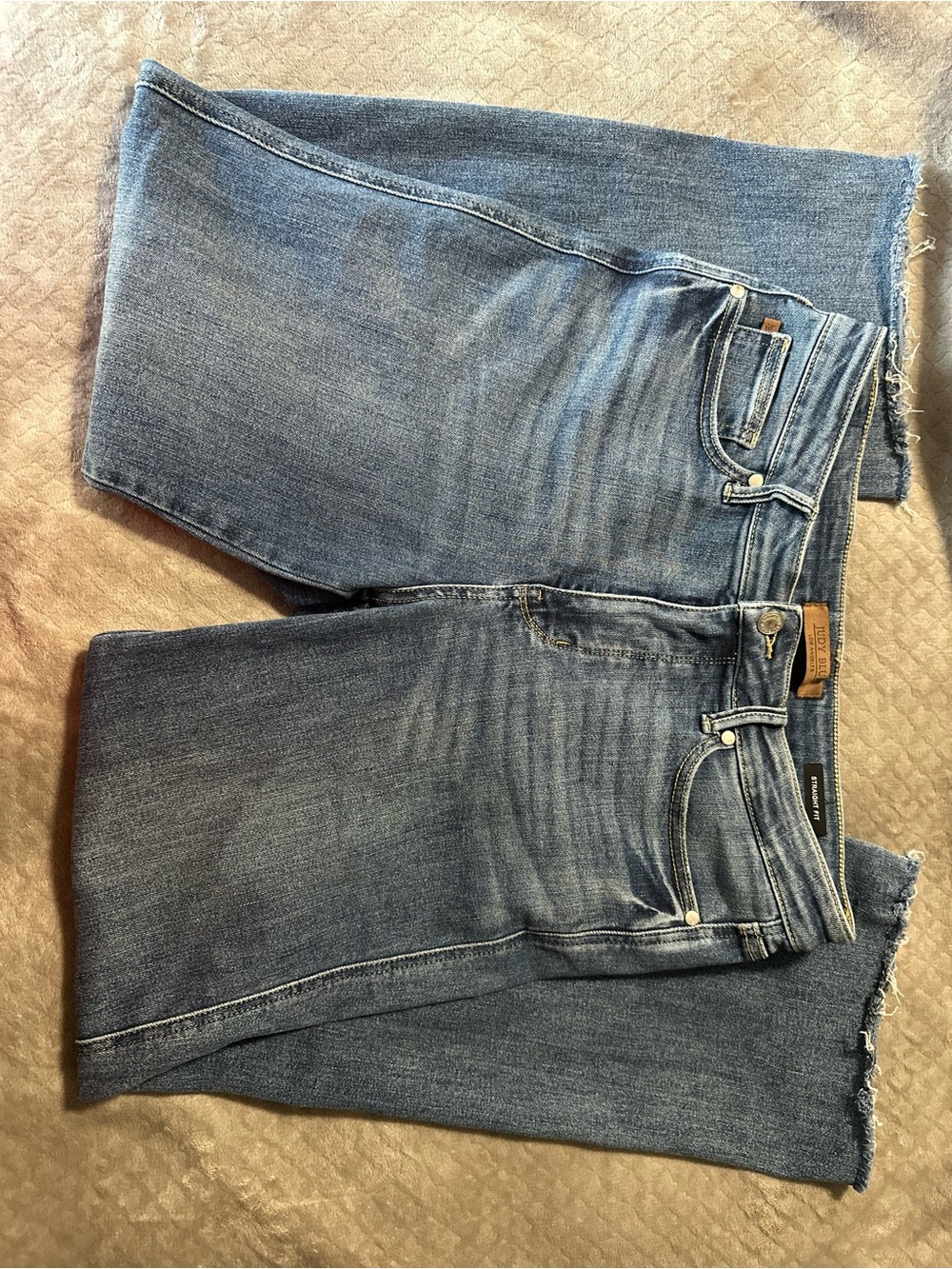 Judy Blue Light-to-Mid Blue Straight Fit Jeans